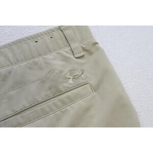 Under Armour Golf Shorts HeatGear Loose Beige Flat Athletic 11" INS Mens Sz 38